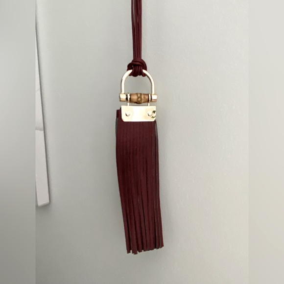 ❤️ Burgundy Vegan Leather Tassel with Golden Metal Art Necklace 🍂♥️ - Picture 5 of 15